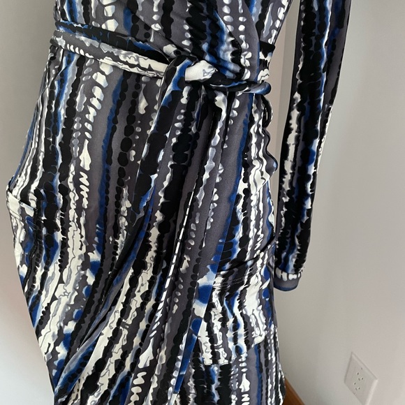 S M Pink Tartan 🌸 silk 20” PTP🐛🐛 Absolutely gorgeous!! wrap dre… - Picture 5 of 8